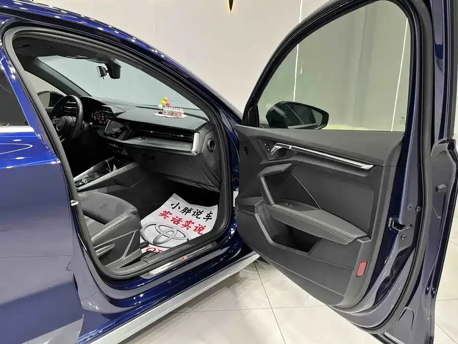 Audi A3 2022 Sportback 35 TFSI stylish and sporty 2022 — миниатюра 5