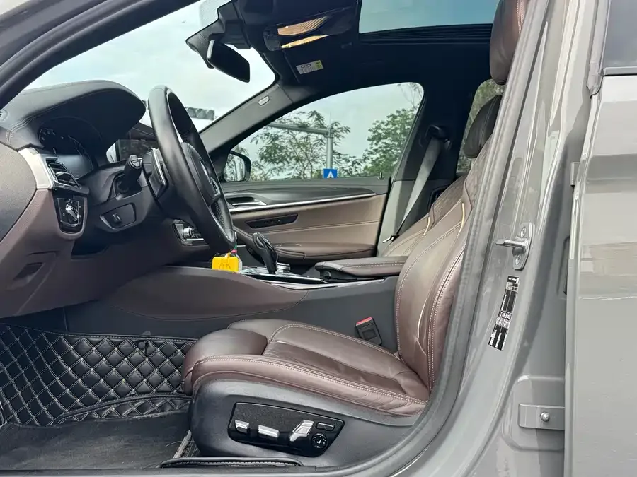 BMW 5 Series BMW 5 Series (Imported) 2022 540i Fashion Edition M Sport Package 2022 — миниатюра 3