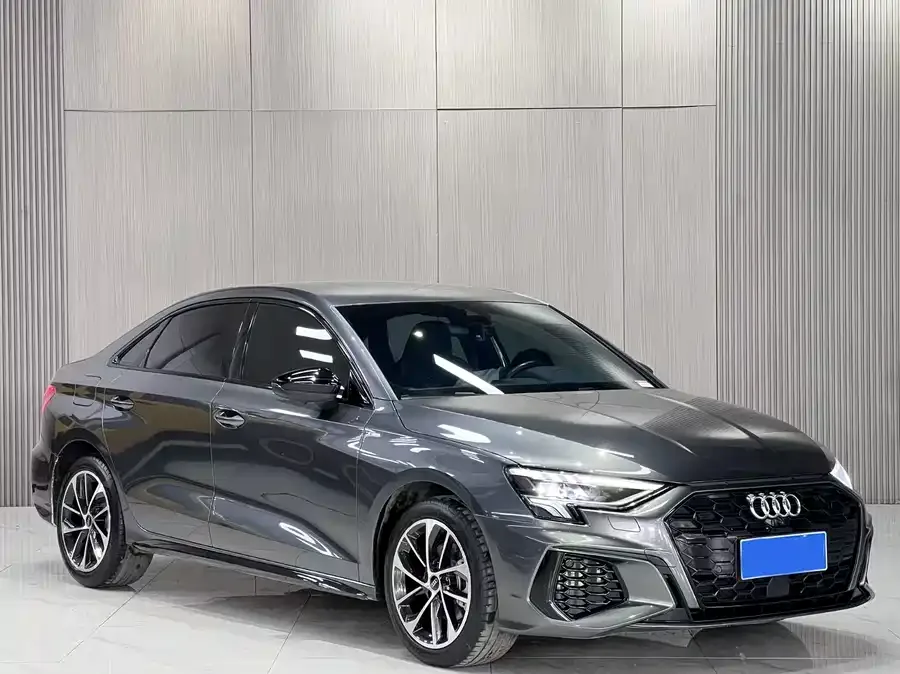 Audi A3 2022 A3L Limousine 35 TFSI aggressive and sporty 2022 — миниатюра 3
