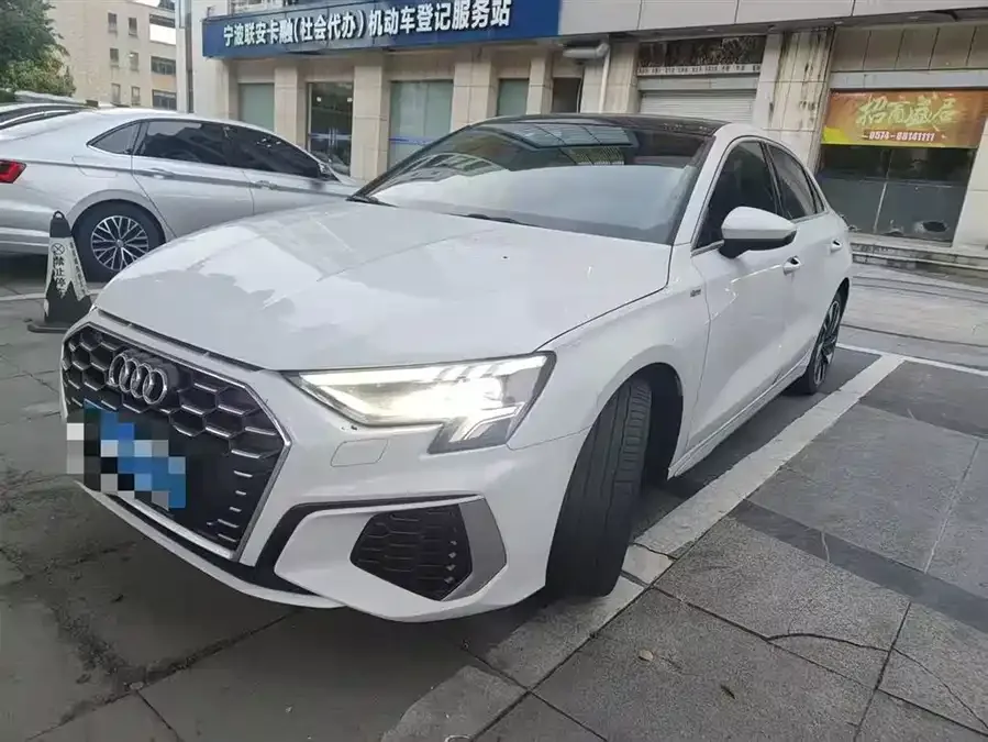 Audi A3 2024 A3L Limousine 35 TFSI Fashion Sports 2024 — фото 1, купить с доставкой в Москву