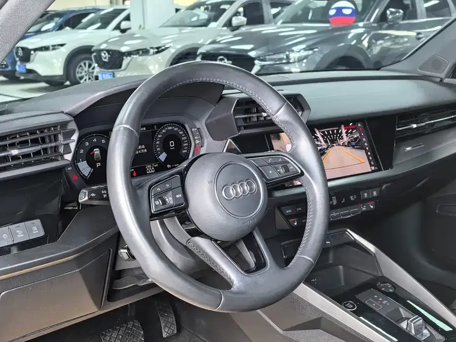 Audi A3 2022 Sportback 35 TFSI stylish and sporty 2022 — миниатюра 5