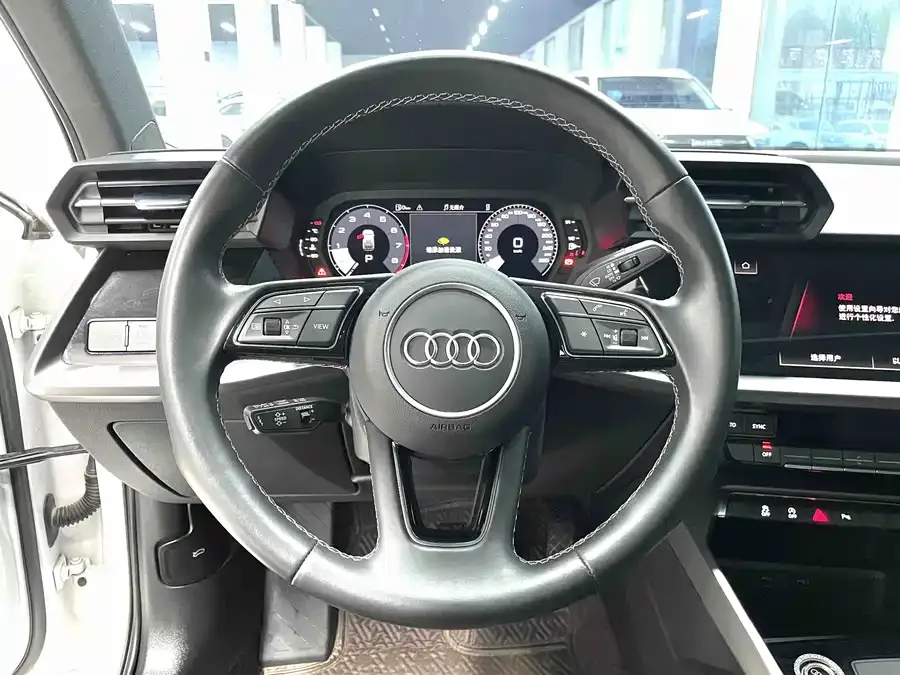 Audi A3 2023 facelift Sportback 35 TFSI stylish and sporty 2023 — миниатюра 2