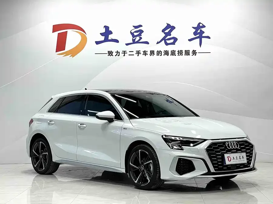 Audi A3 2023 facelift Sportback 35 TFSI stylish and sporty 2023 — миниатюра 3