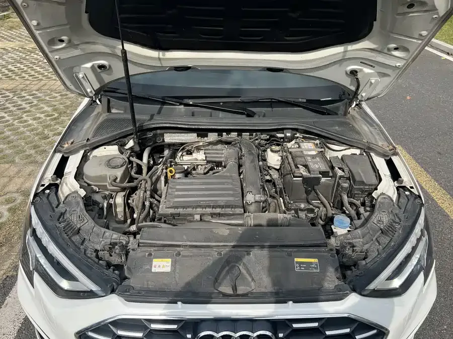 Audi A3 2023 A3L Limousine 35 TFSI Fashion Sports 2023 — миниатюра 4