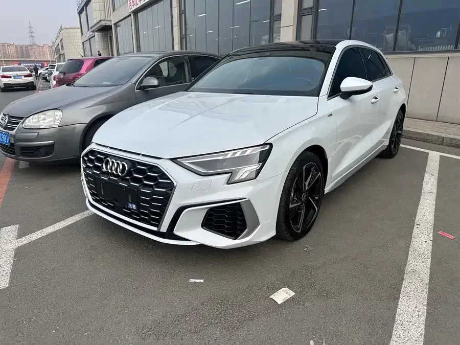 Audi A3 2022 Sportback 35 TFSI stylish and sporty 2023 — фото 1, купить с доставкой в Москву