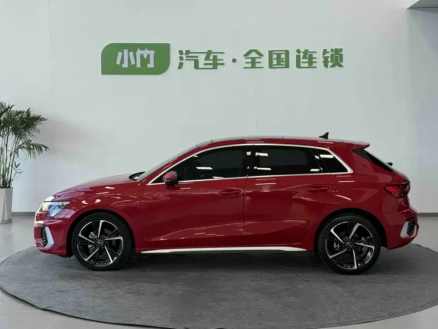 Audi A3 2022 Sportback 35 TFSI stylish and sporty 2022 — миниатюра 3