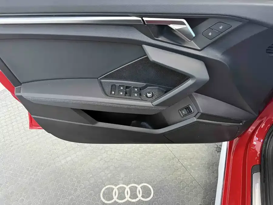 Audi A3 2022 Sportback 35 TFSI stylish and sporty 2022 — миниатюра 5