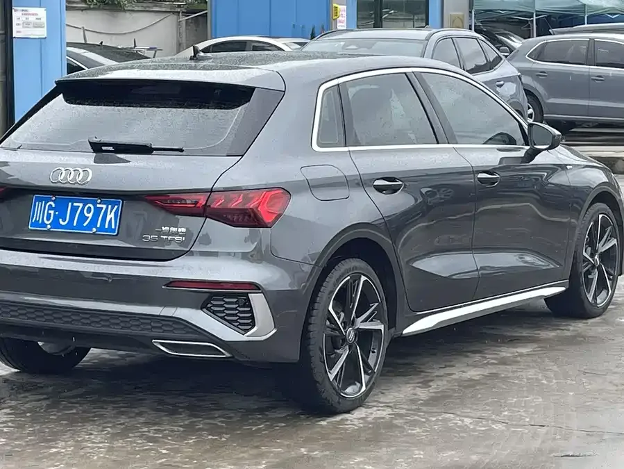 Audi A3 2022 Sportback 35 TFSI stylish and sporty 2022 — миниатюра 2