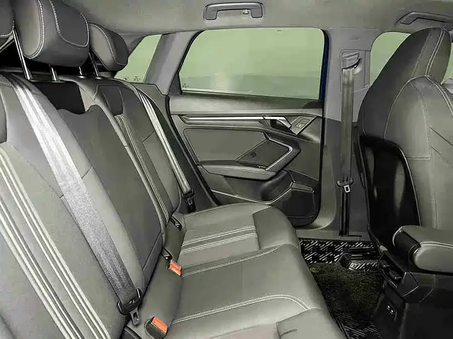 Audi A3 2022 Sportback 35 TFSI stylish and sporty 2022 — миниатюра 4