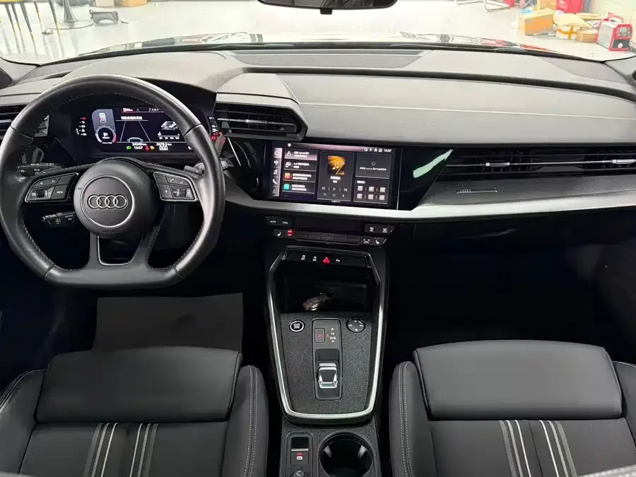 Audi A3 2022 Sportback 35 TFSI stylish and sporty 2022 — миниатюра 4