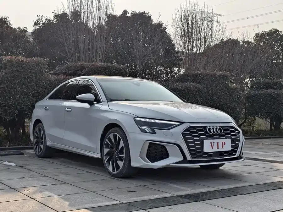 Audi A3 2024 A3L Limousine 35 TFSI Fashion Sports 2024 — миниатюра 3