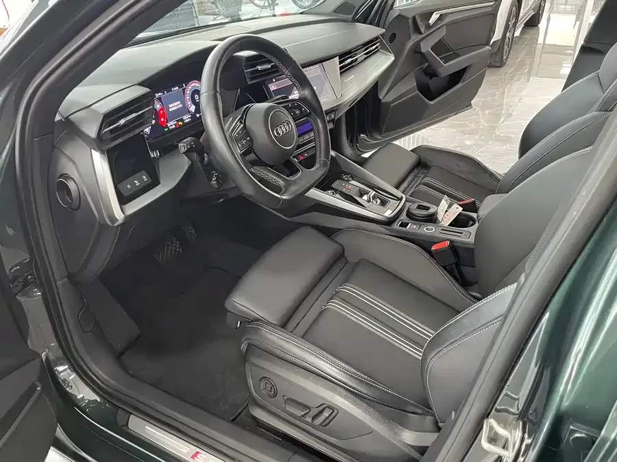 Audi A3 2022 Sportback 35 TFSI stylish and sporty 2022 — миниатюра 2