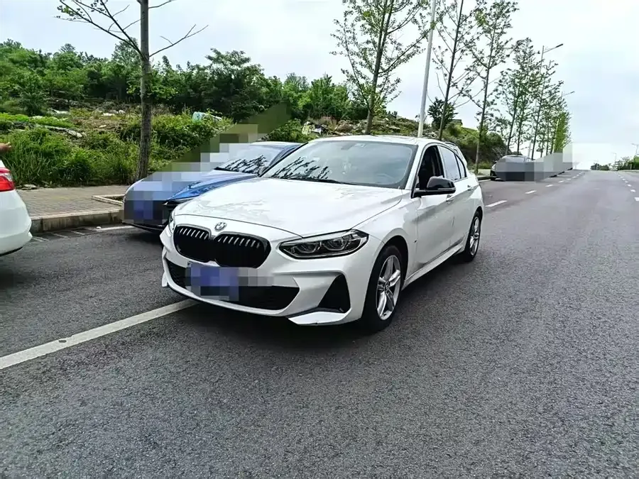 BMW 1 series BMW 1 Series 2022 120i M Sport Night Edition 2023 — фото 1, купить с доставкой в Москву