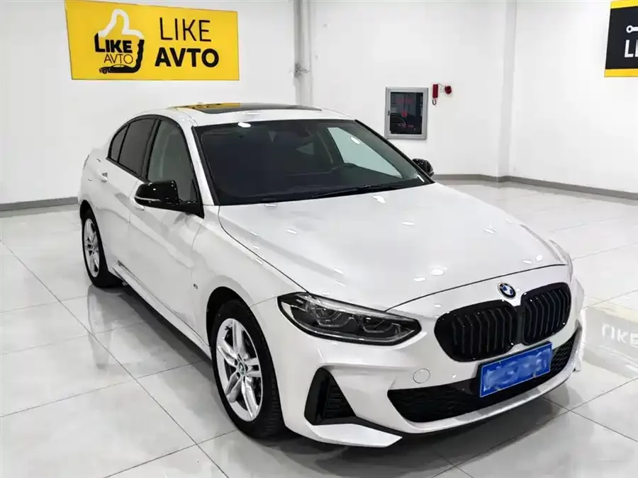 BMW 1 series BMW 1 Series 2022 120i M Sport Night Edition 2022 — миниатюра 3