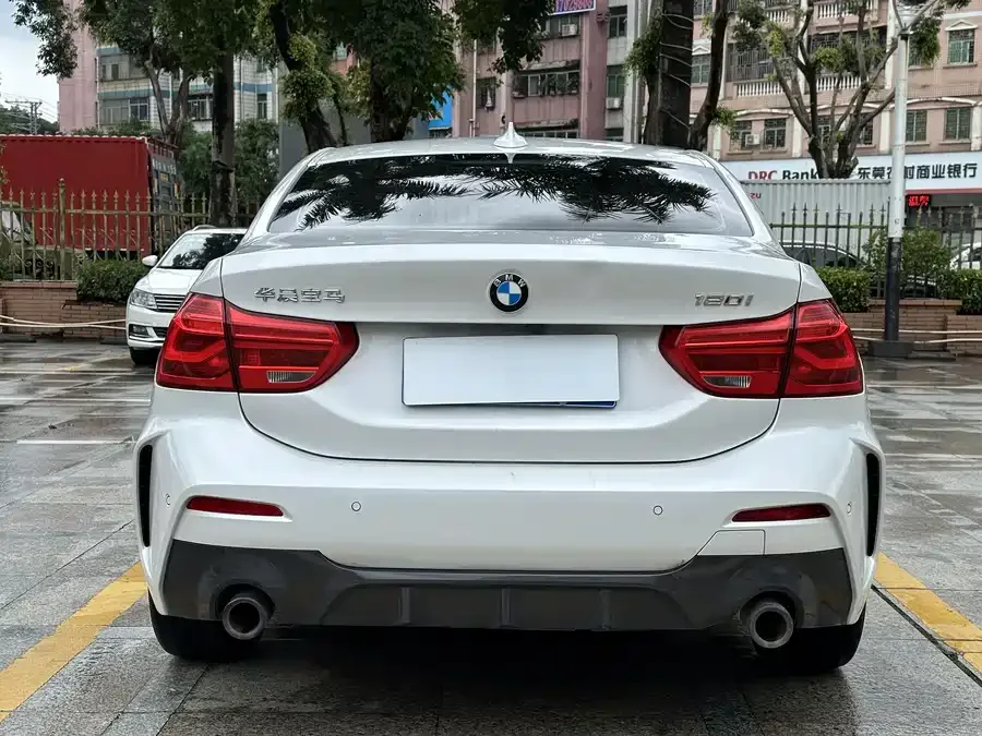 BMW 1 series BMW 1 Series 2021 120i M Sport Night Edition 2022 — миниатюра 2