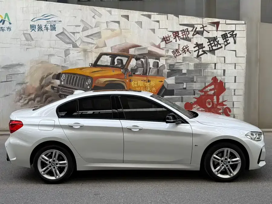 BMW 1 series BMW 1 Series 2021 facelift 120i M Sport Night Edition 2023 — миниатюра 4