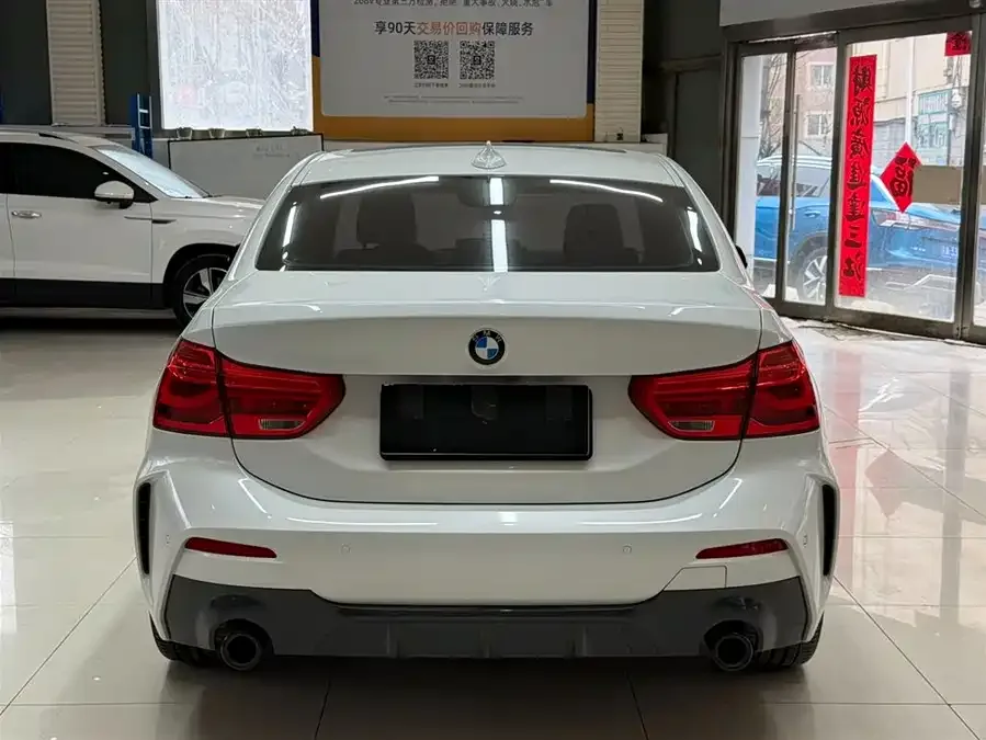 BMW 1 series BMW 1 Series 2021 facelift 120i M Sport Night Edition 2022 — миниатюра 2