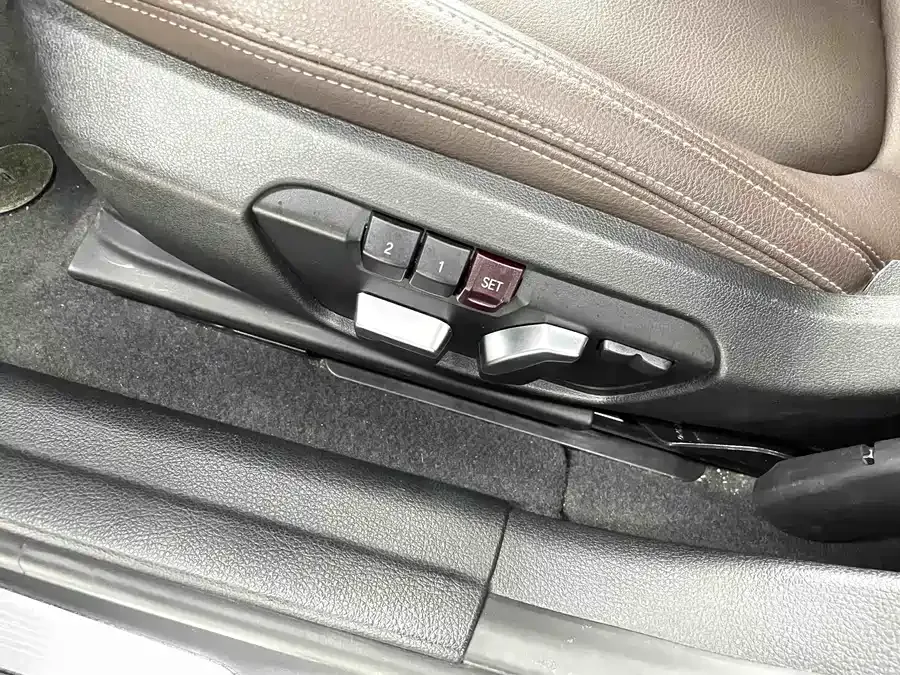 BMW 1 series BMW 1 Series 2023 120i M Sport Edition 2023 — миниатюра 5