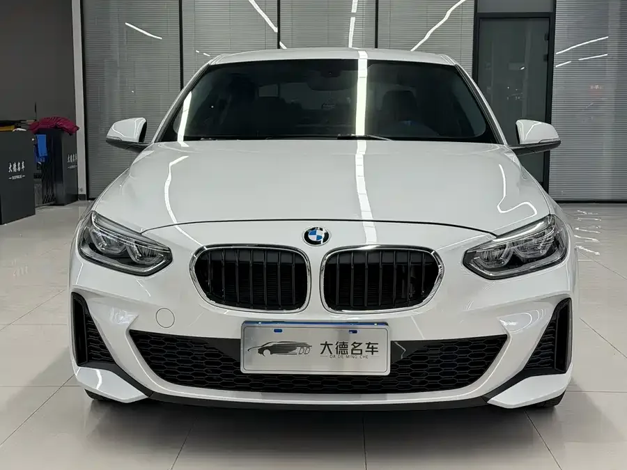 BMW 1 series BMW 1 Series 2021 facelift 120i M Sport 2022 — фото 1, купить с доставкой в Москву