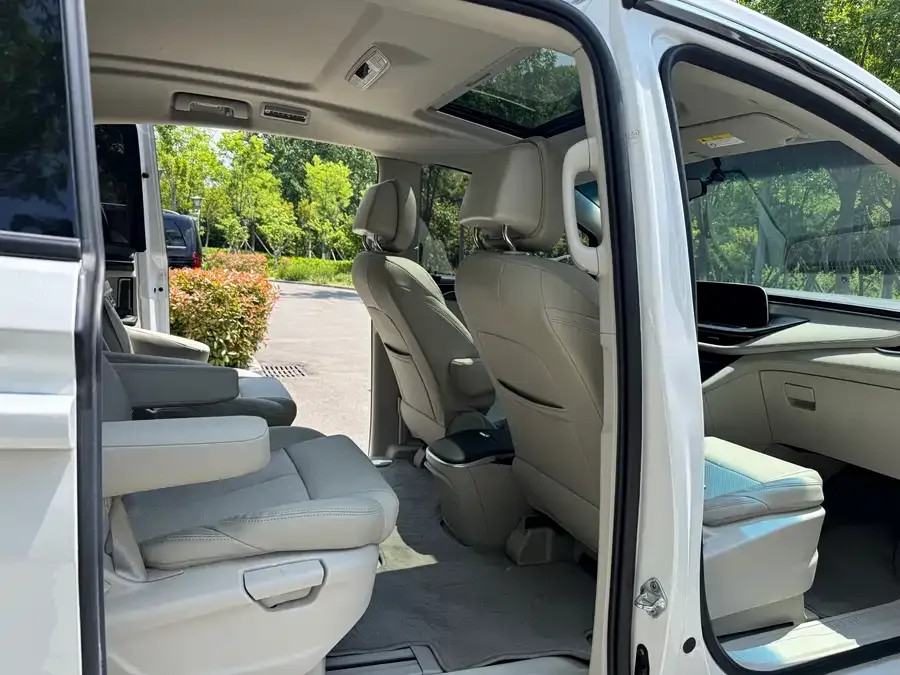 Buick GL8 2021 ES Lu Zun 653T Comfort Edition 2022 — миниатюра 4