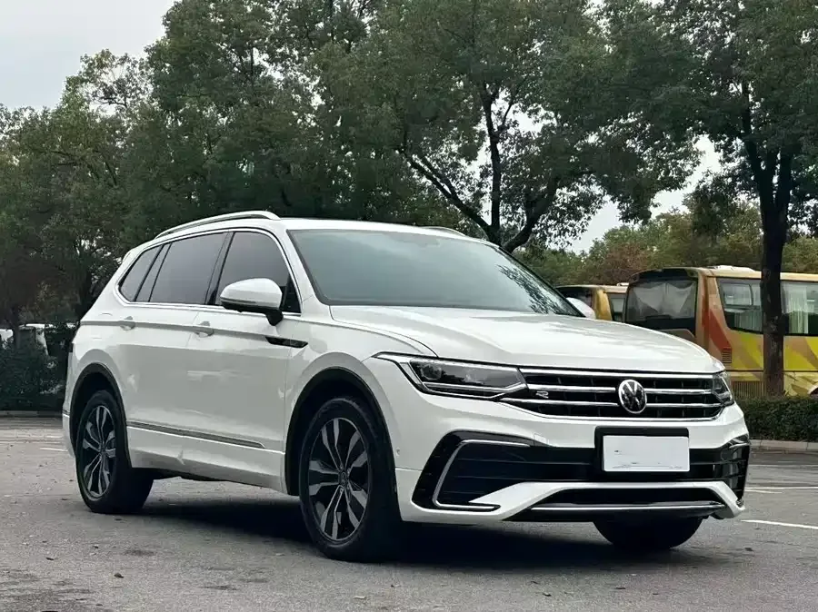 Volkswagen Tiguan L Tiguan L 2022 330TSI Automatic 2WD R-Line Enjoy Edition 2022 — миниатюра 3