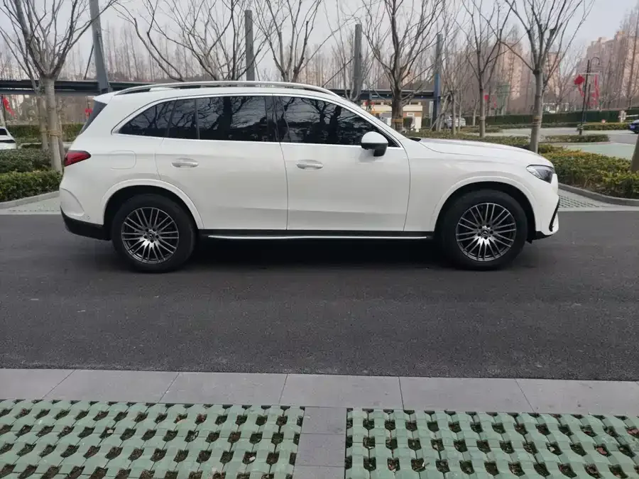 Mercedes-Benz GLC-Class Mercedes-Benz GLC 2023 GLC 300 L 4MATIC luxury 5-seater 2023 — миниатюра 4