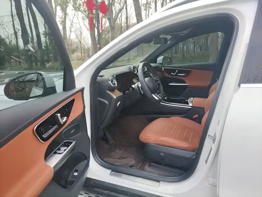 Mercedes-Benz GLC-Class Mercedes-Benz GLC 2023 GLC 300 L 4MATIC luxury 5-seater 2023 — миниатюра 5