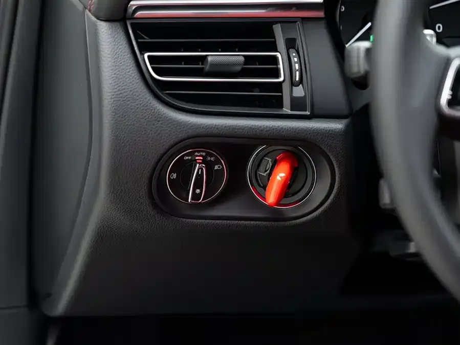 Porsche Macan Macan 2022 Macan 2.0T 2023 — миниатюра 5
