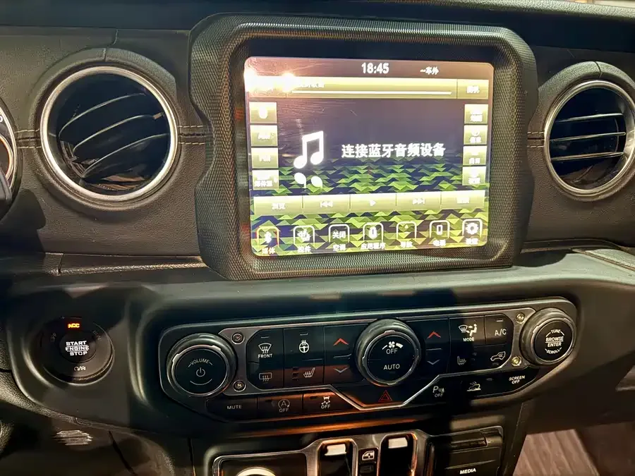 Jeep Gladiator Gladiator 2022 3.6L advance version 2023 — миниатюра 3