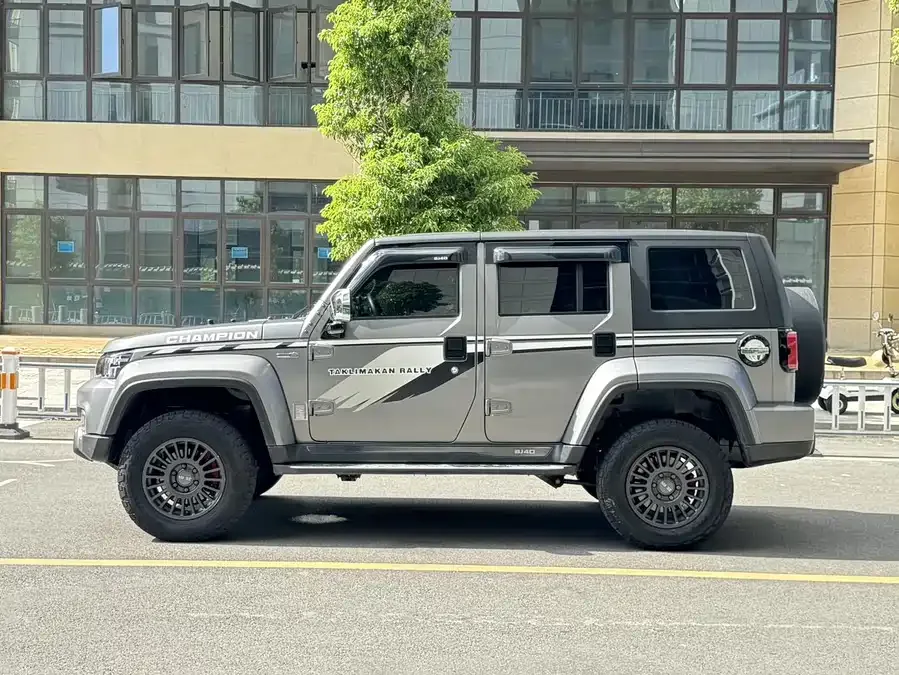 BAIC BJ40 Beijing Off-road BJ40 2023 2.0T Automatic 4WD Touring Tower Champion Edition 2023 — миниатюра 4