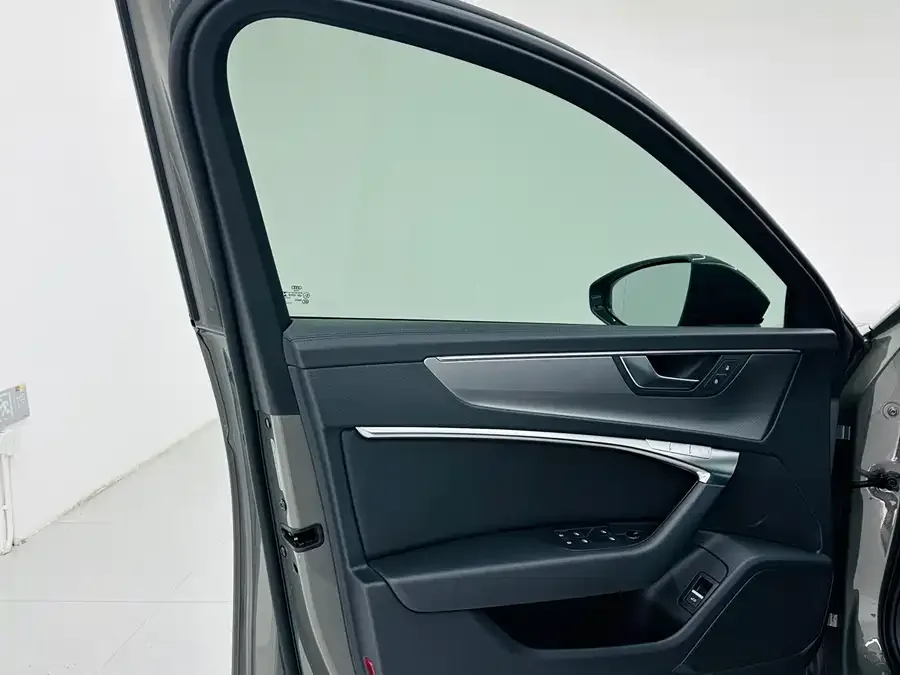 Audi A6 2022 Avant 40 TFSI luxury and dynamic model 2023 — миниатюра 5