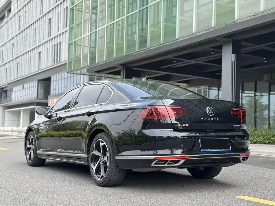 Volkswagen Magotan Magotan 2023 2 million commemorative edition 330TSI DSG luxury model 2024 — миниатюра 5