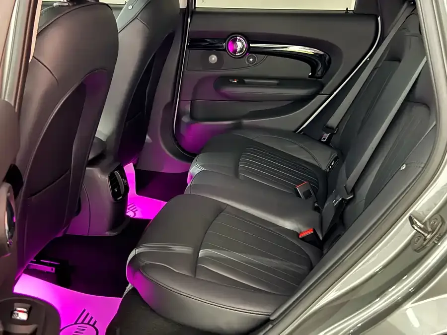 MINI Clubman MINI CLUBMAN 2023 1.5T COOPER Connoisseur 2023 — миниатюра 5