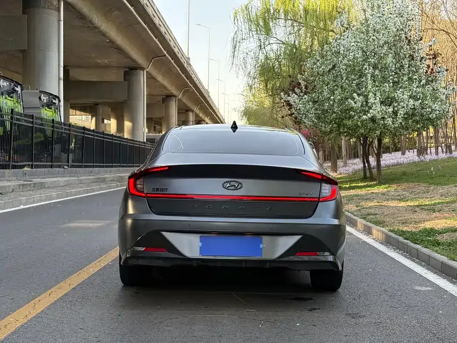 Hyundai Sonata 2022 Sonata 270TGDi DCT 20th Anniversary Edition 2022 — миниатюра 4
