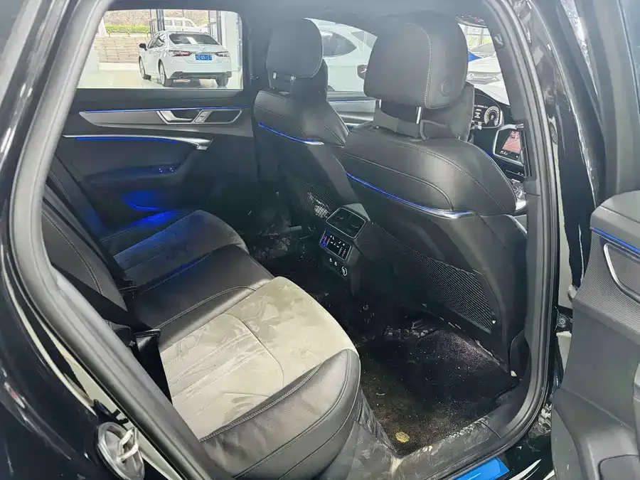 Audi A6L 2024 45 TFSI Premium Edition 2024 — миниатюра 5