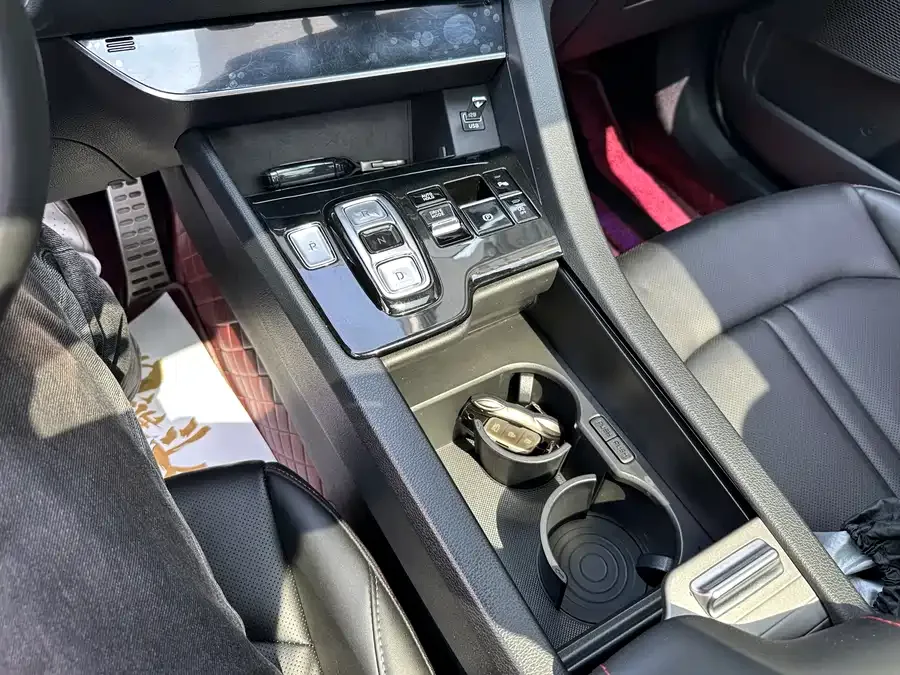 Hyundai Sonata 2022 Sonata 270TGDi DCT 20th Anniversary Edition 2022 — миниатюра 5