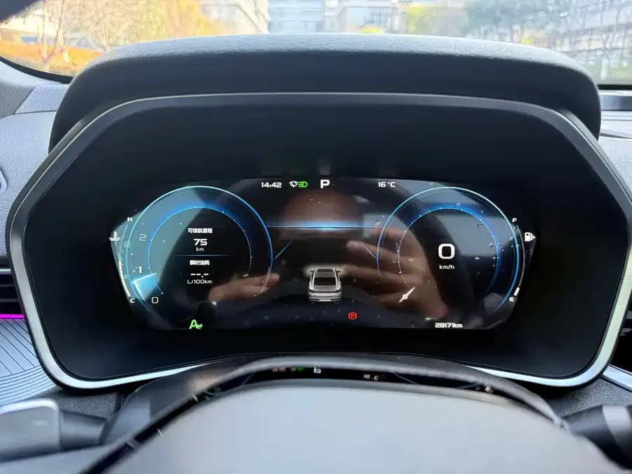 Geely Xingrui Xingrui 2023 2.0TD only available in green version 2023 — миниатюра 5
