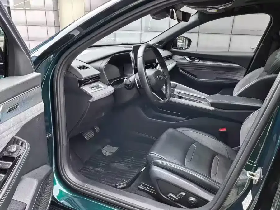 Geely Xingrui Xingrui 2023 2.0TD only available in green version 2022 — миниатюра 4