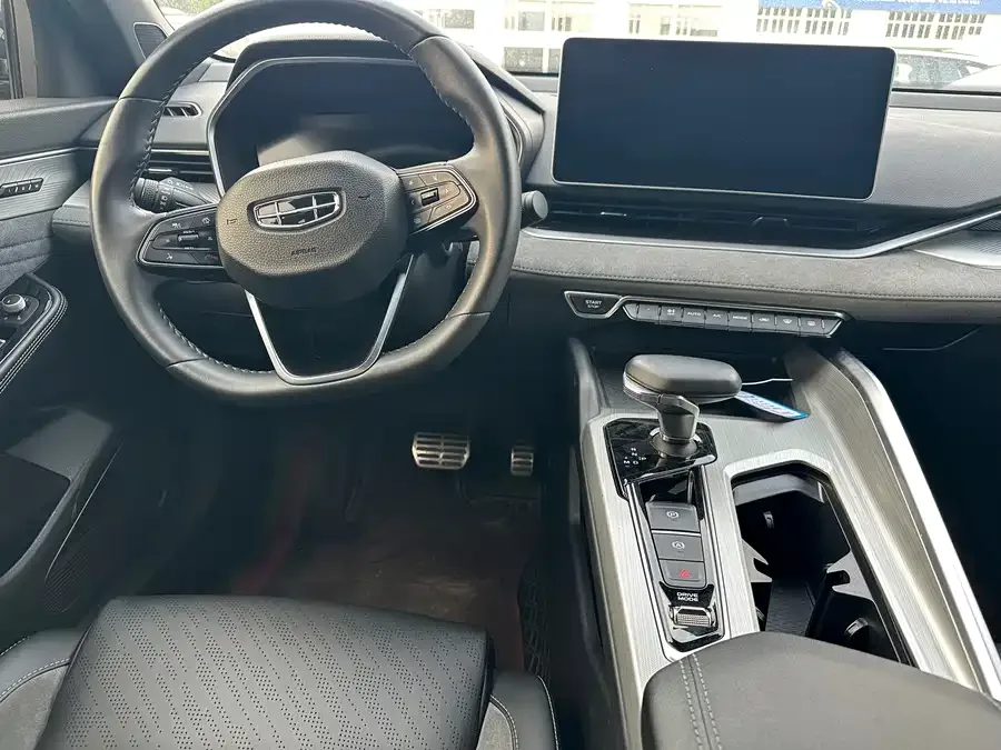 Geely Xingrui Xingrui 2023 2.0TD only available in green version 2022 — миниатюра 2
