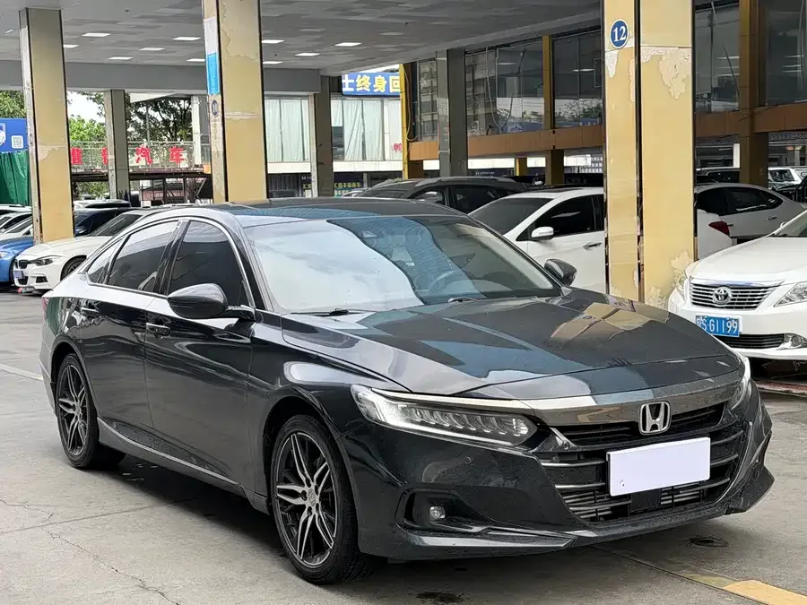 Honda Accord 2022 Accord 260TURBO Fantasy Night Premium Edition 2022 — миниатюра 3