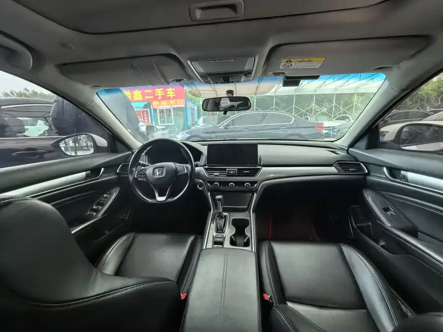 Honda Accord 2022 Accord 260TURBO Fantasy Night Premium Edition 2022 — миниатюра 2