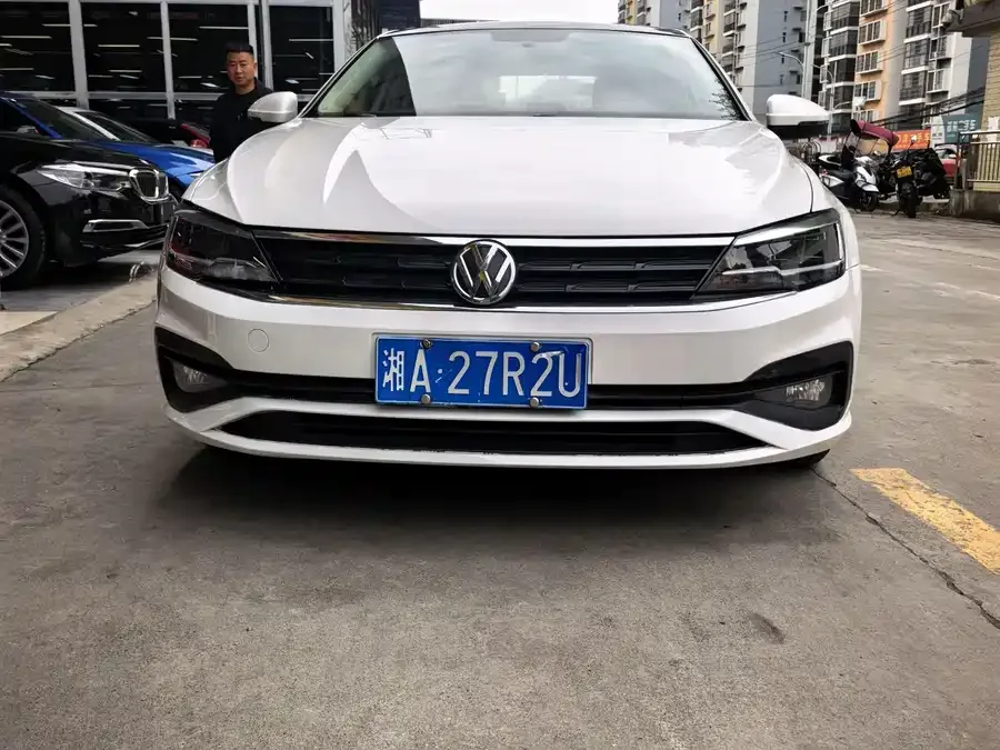 Volkswagen Lamando Lingdu 2021 280TSI DSG Comfort Edition 2022 — фото 1, купить с доставкой в Москву
