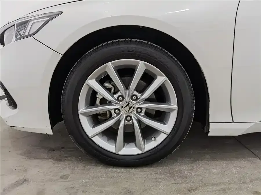 Honda Accord Accord 2022 260TURBO Deluxe Edition 2022 — миниатюра 5
