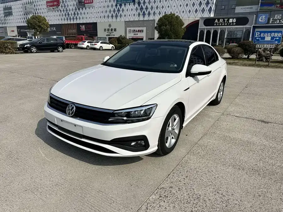 Volkswagen Lamando Lingdu 2021 230TSI DSG Fashion Edition 2022 — фото 1, купить с доставкой в Москву