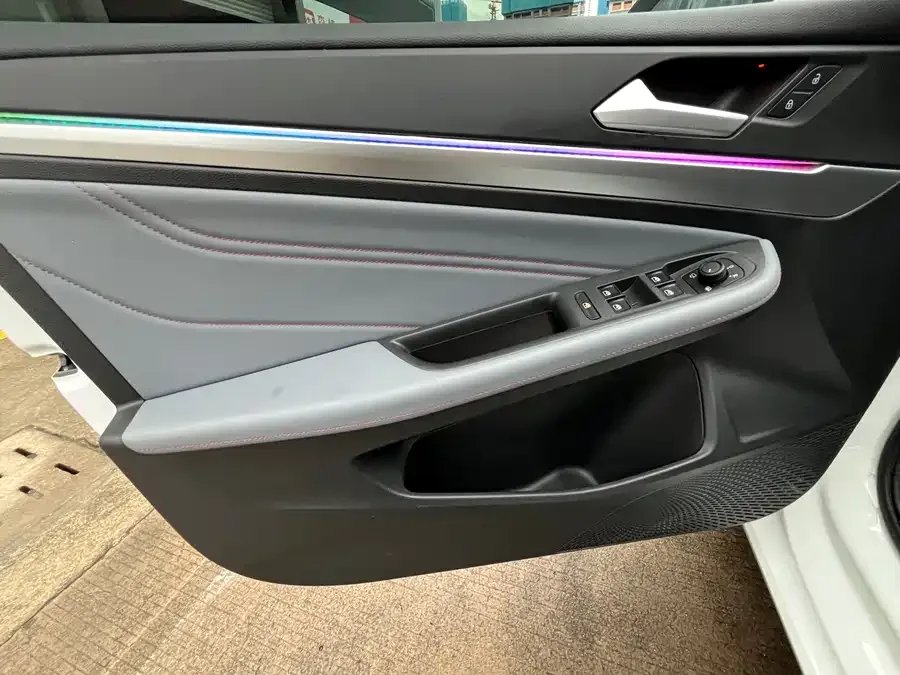 Volkswagen Lamando 2024 Lingdu Lingdu L 280TSI DSG Hot Edition 2024 — миниатюра 4