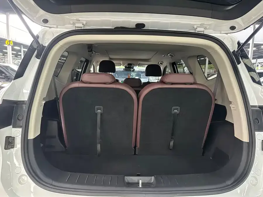 Geely Okavango Haoyue 2022 1.8TD DCT Luxury 7-seater 2022 — миниатюра 4