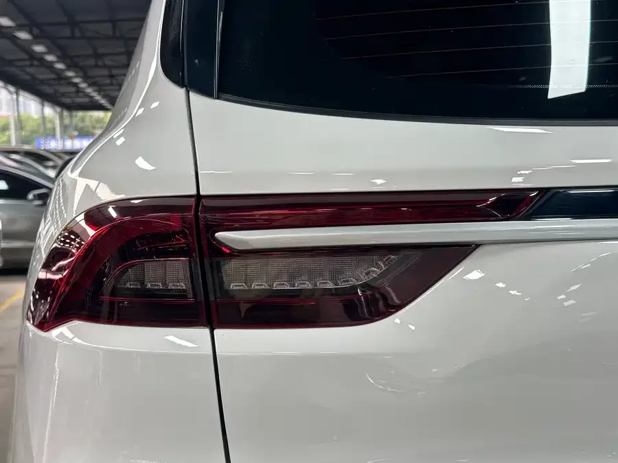 Geely Okavango Haoyue 2022 1.8TD DCT Luxury 7-seater 2022 — миниатюра 5