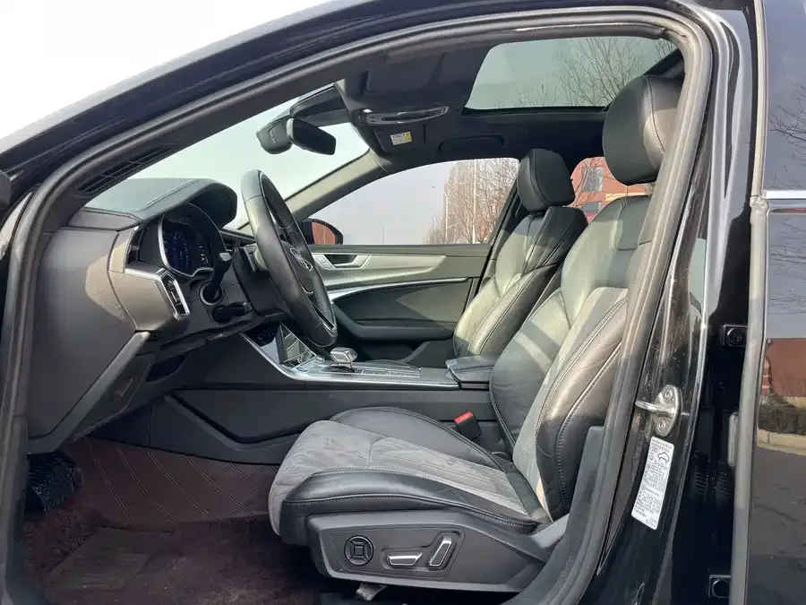 Audi A6L 2023 45 TFSI Premium Dynamic Model 2023 — миниатюра 3