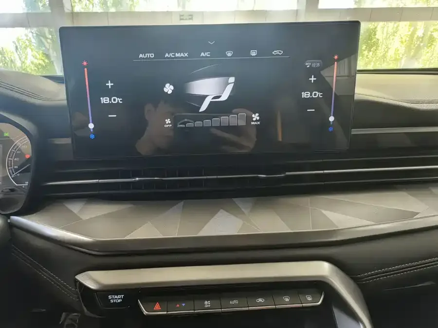 Geely Vision X6 Vision X6 2021 PRO 1.4T Automatic Premium Edition 2022 — миниатюра 4