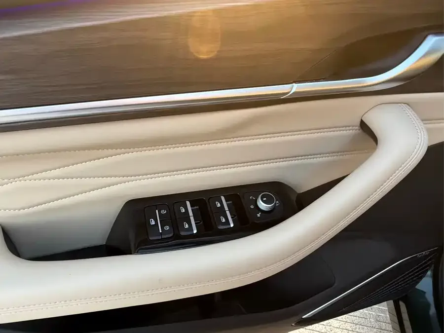 Geely Monjaro Xingyue L 2025 Dongfangyao 2.0TD Automatic 4WD Moon-Watching Edition 2025 — миниатюра 4